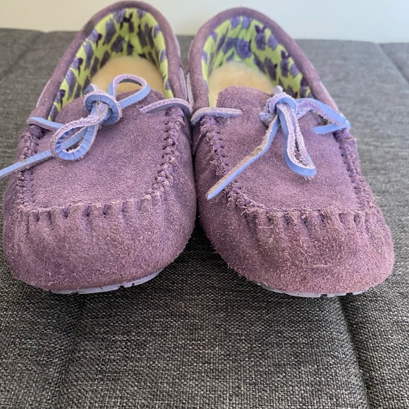 Ugg Australia Girls Sz 1 Purple Leather Lined Mocassin Slippers - Picture 4 of 16